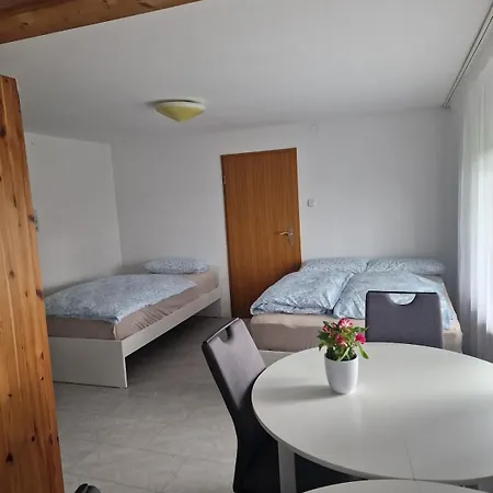 Einzimmer Mit Küche Und Bad Apartment